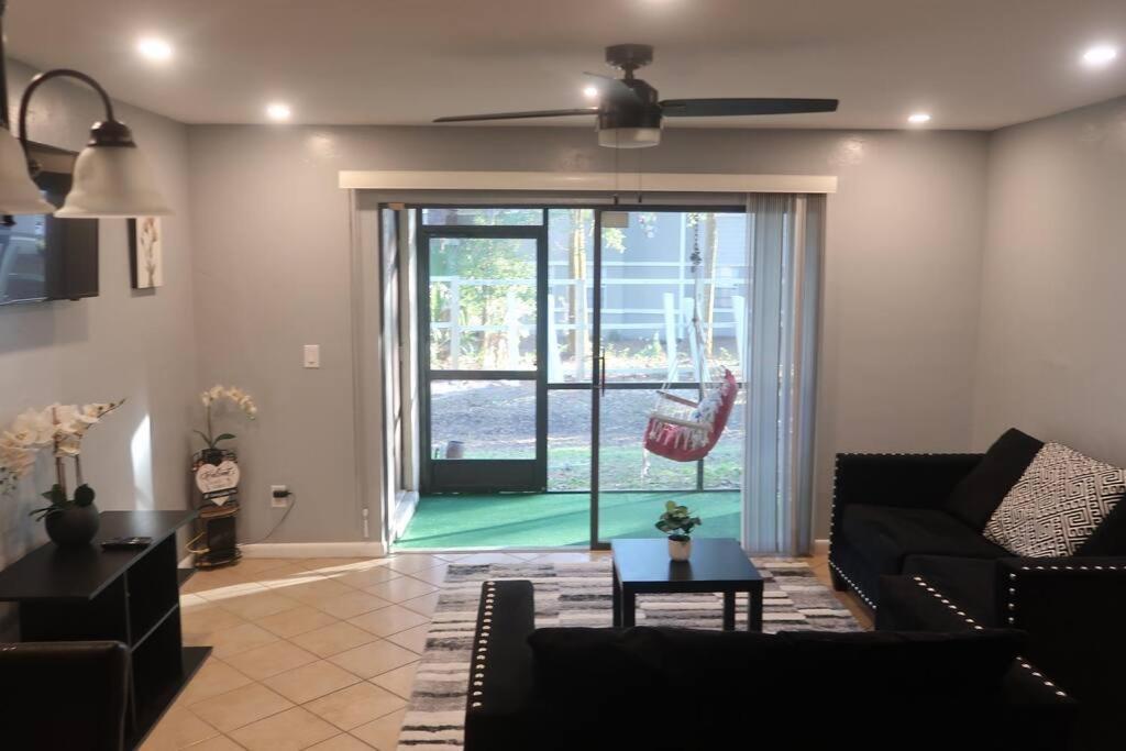 Cozy Condo For 6 Near Shands & Uf Campus Gainesville Dış mekan fotoğraf